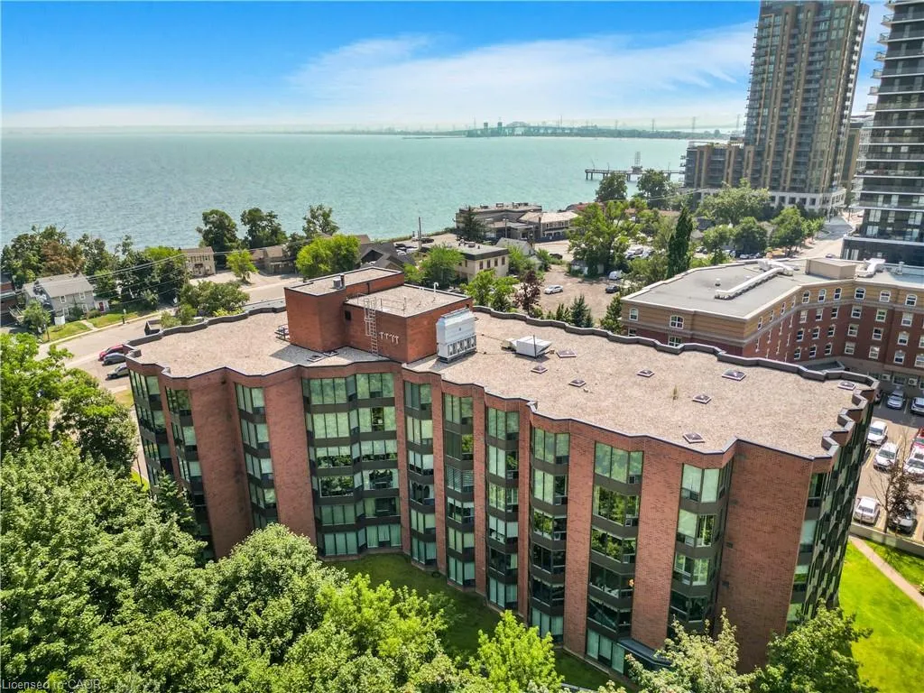 2121 Lakeshore Road, #205