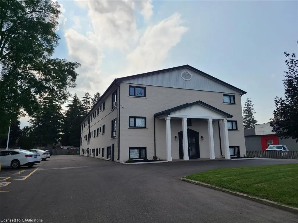 71 King George Road, #202