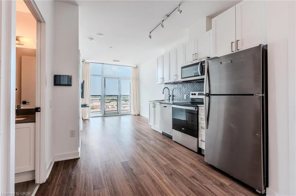 2782 Barton Street E, #814