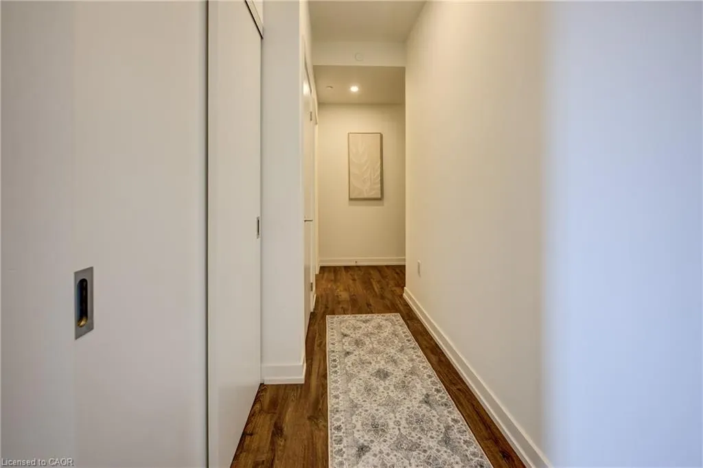 15 Wellington Street S, #2609