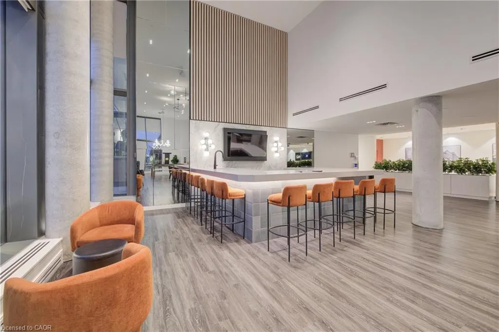 15 Wellington Street S, #2609