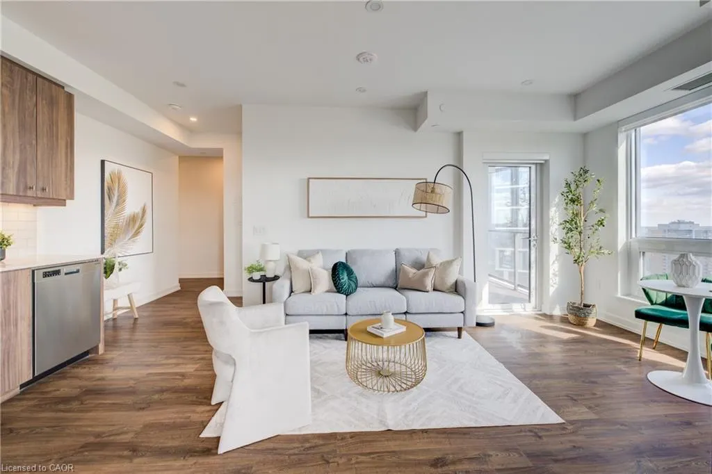 15 Wellington Street S, #2609