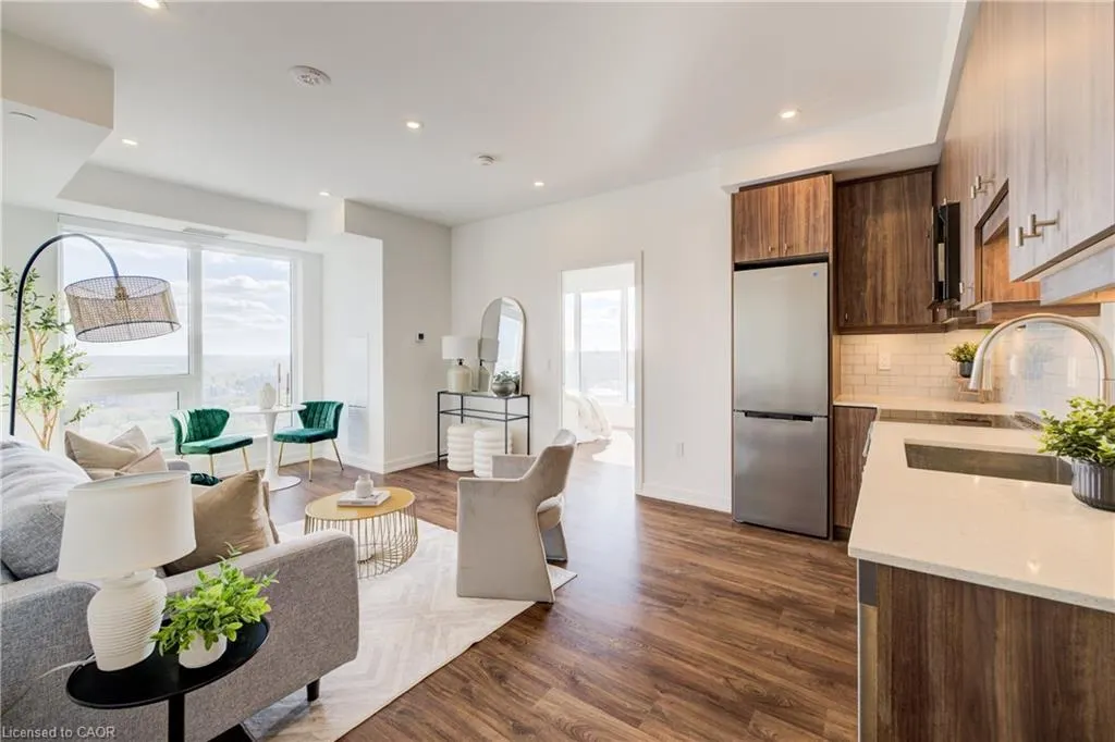 15 Wellington Street S, #2609