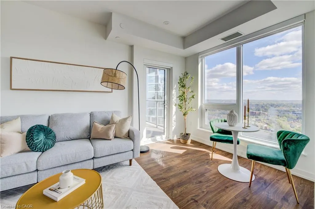 15 Wellington Street S, #2609
