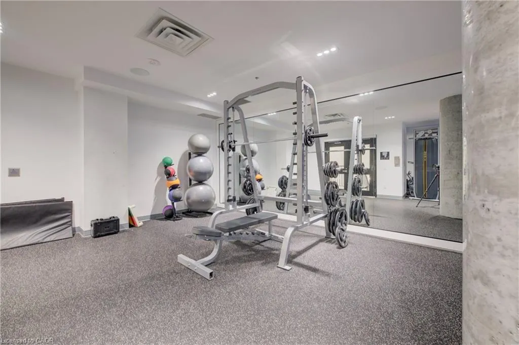15 Wellington Street S, #2609
