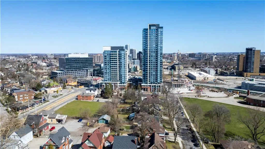 15 Wellington Street S, #2609