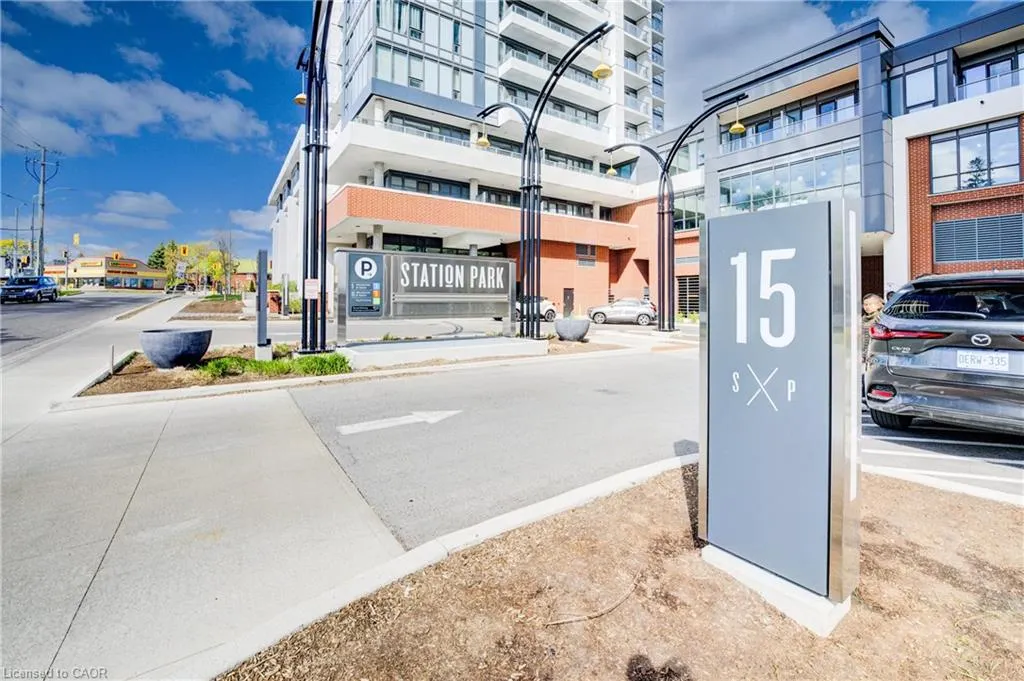 15 Wellington Street S, #2609