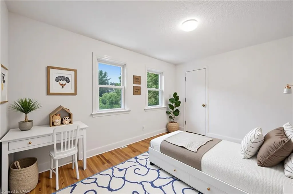 103 Dunbar Road S