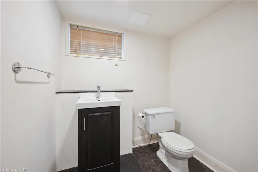 103 Dunbar Road S