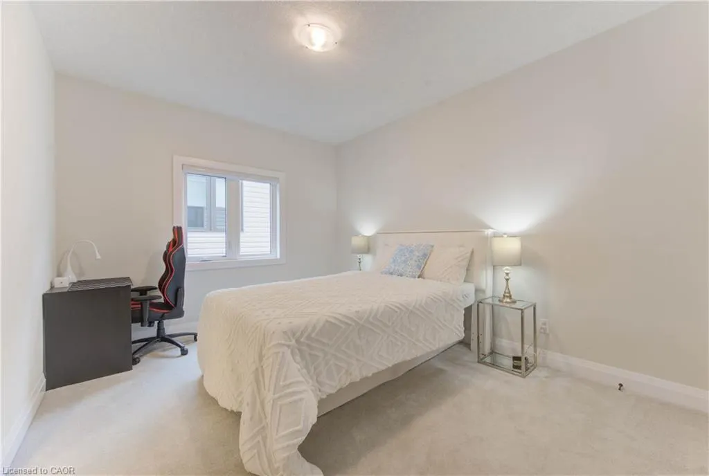 546 Bridgemill Crescent