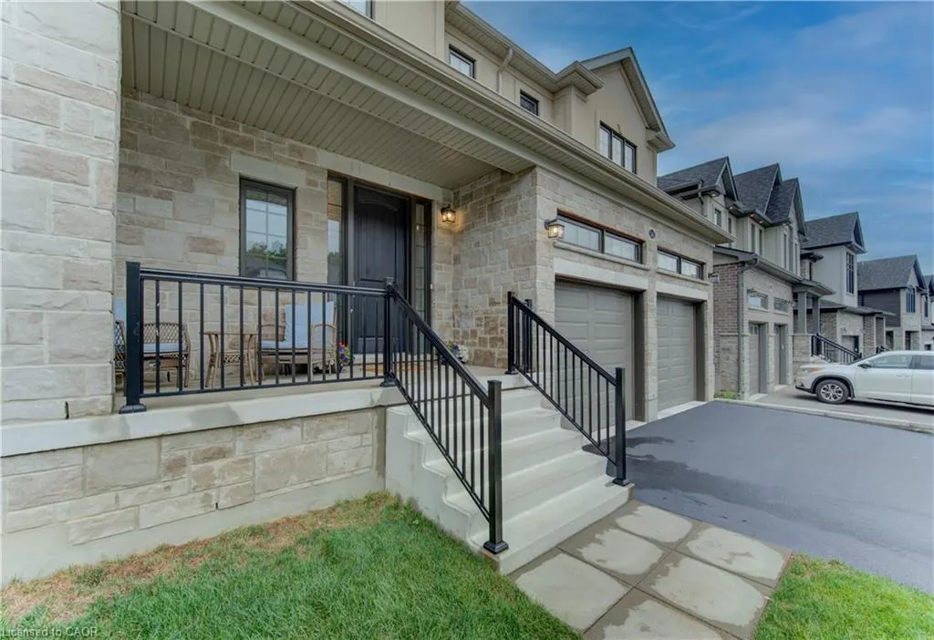 546 Bridgemill Crescent