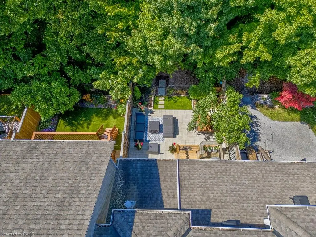 2044 Broadleaf Crescent