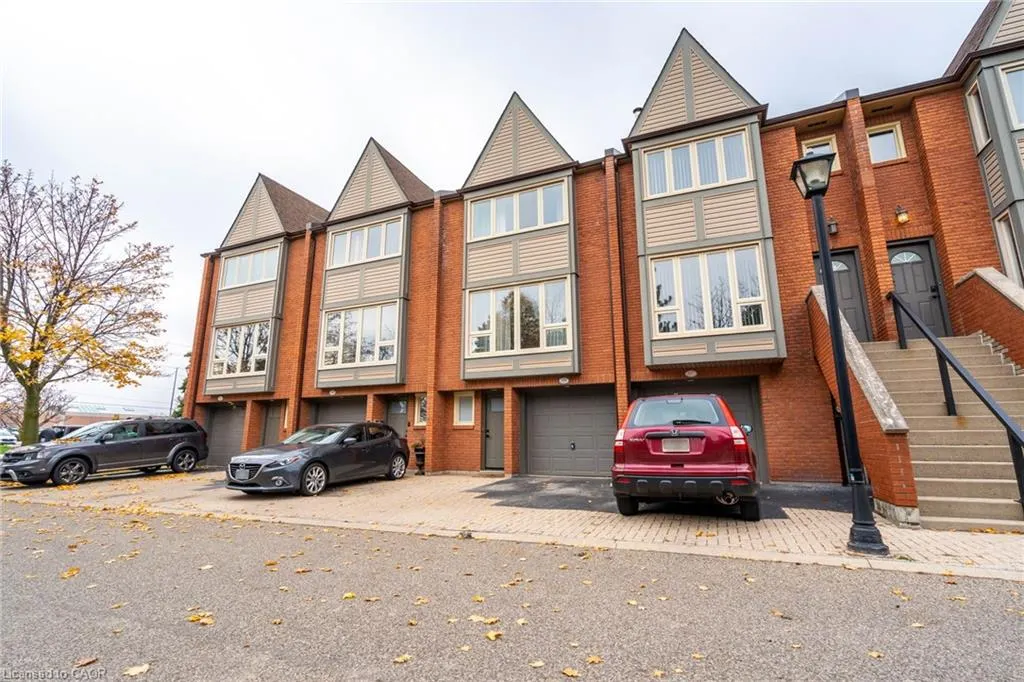 895 Maple Avenue, #118