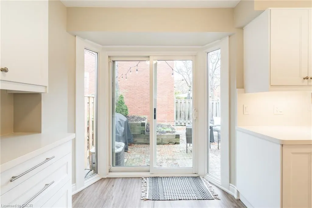 895 Maple Avenue, #118