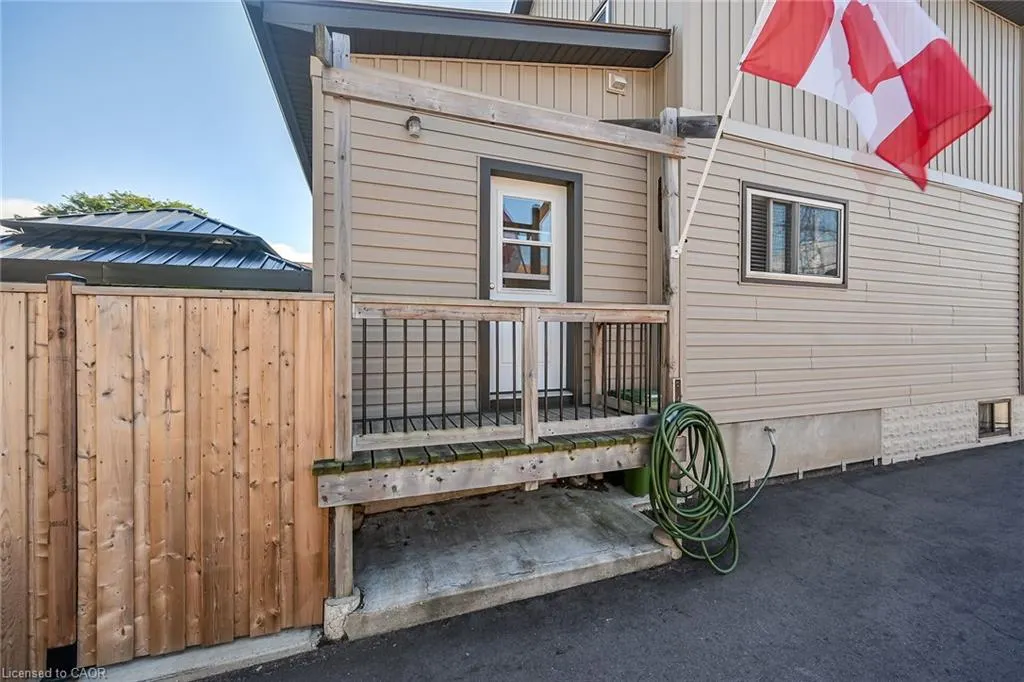 533 Cochrane Road
