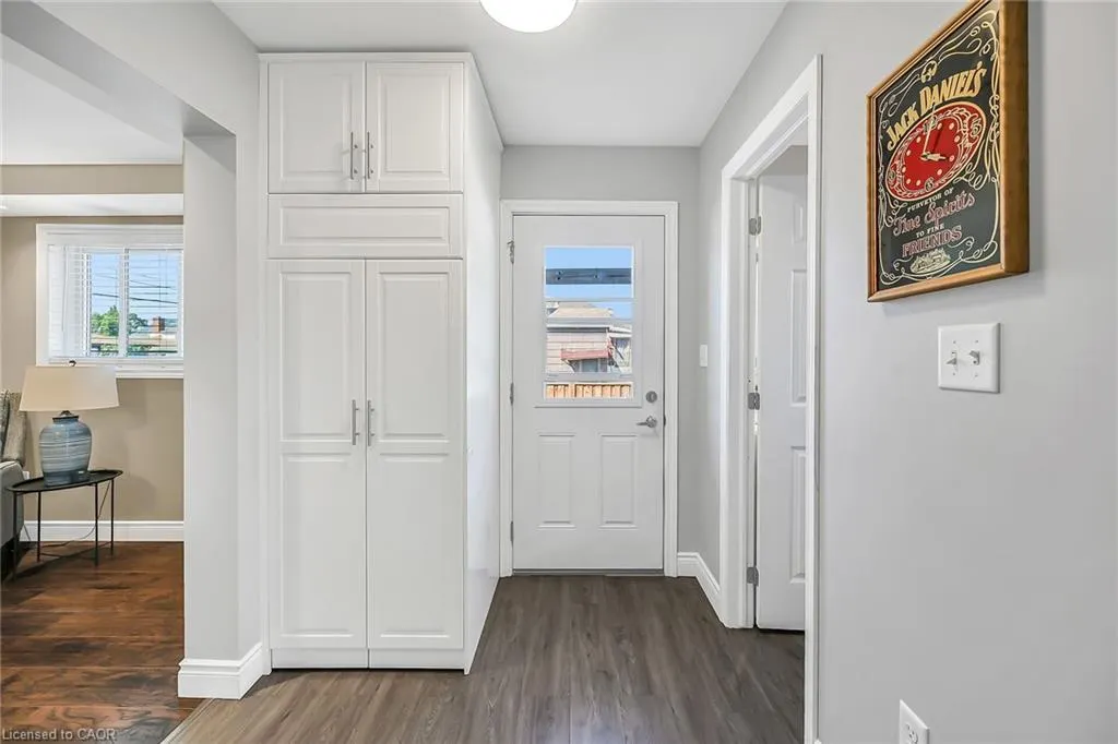 533 Cochrane Road
