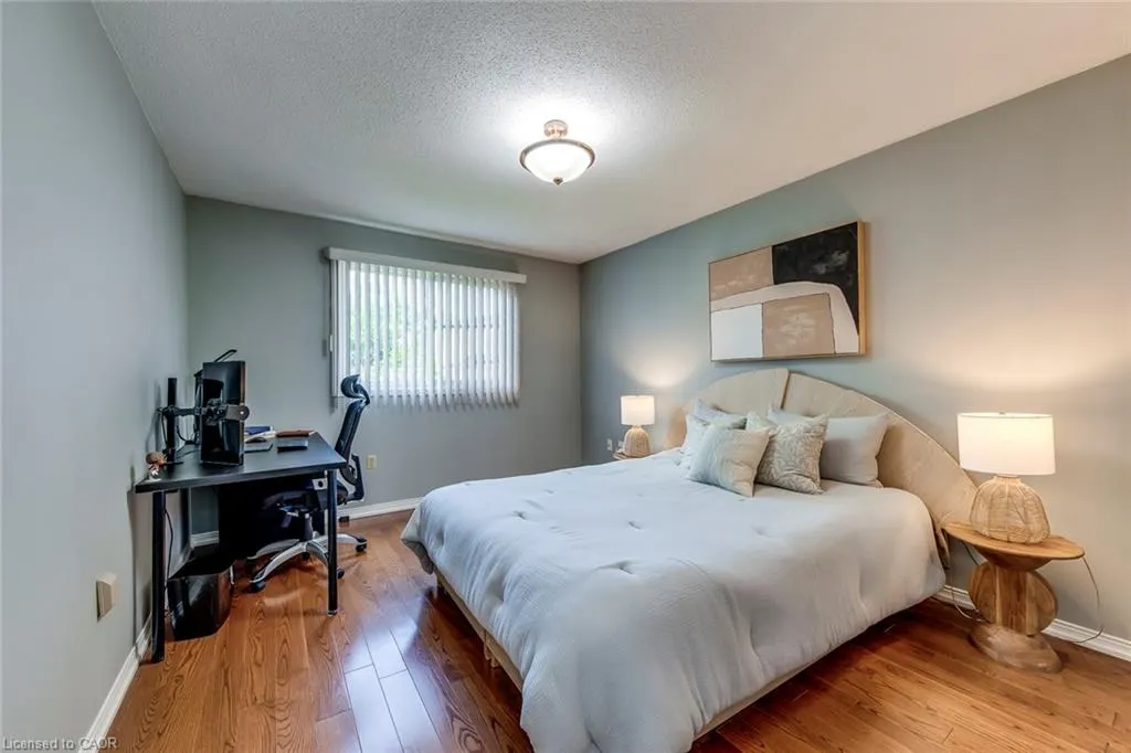 2309 Malcolm Crescent
