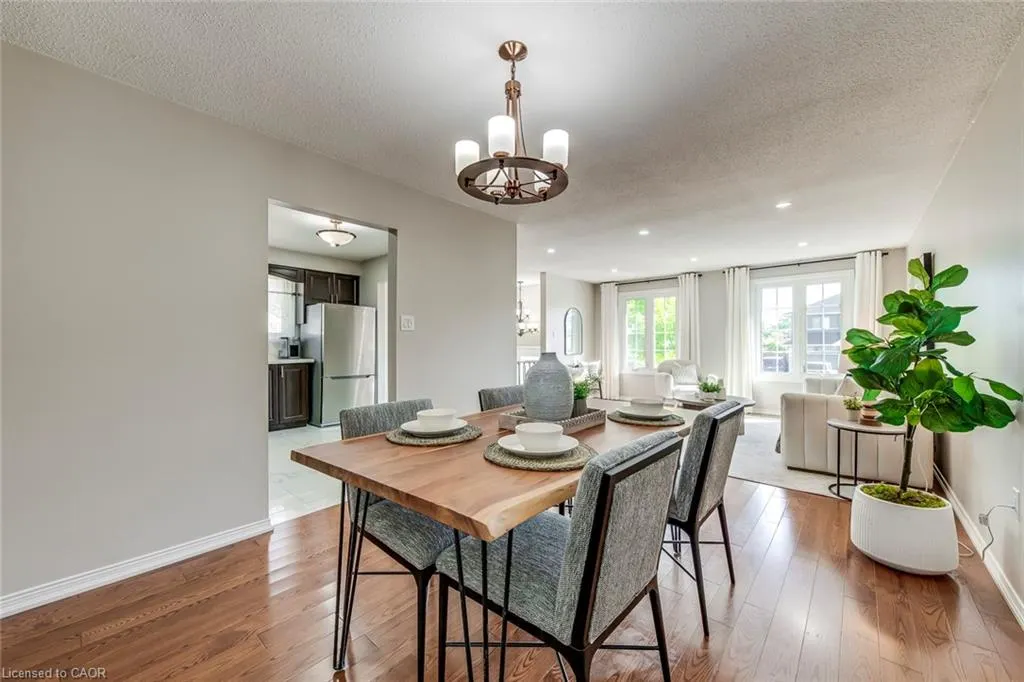 2309 Malcolm Crescent