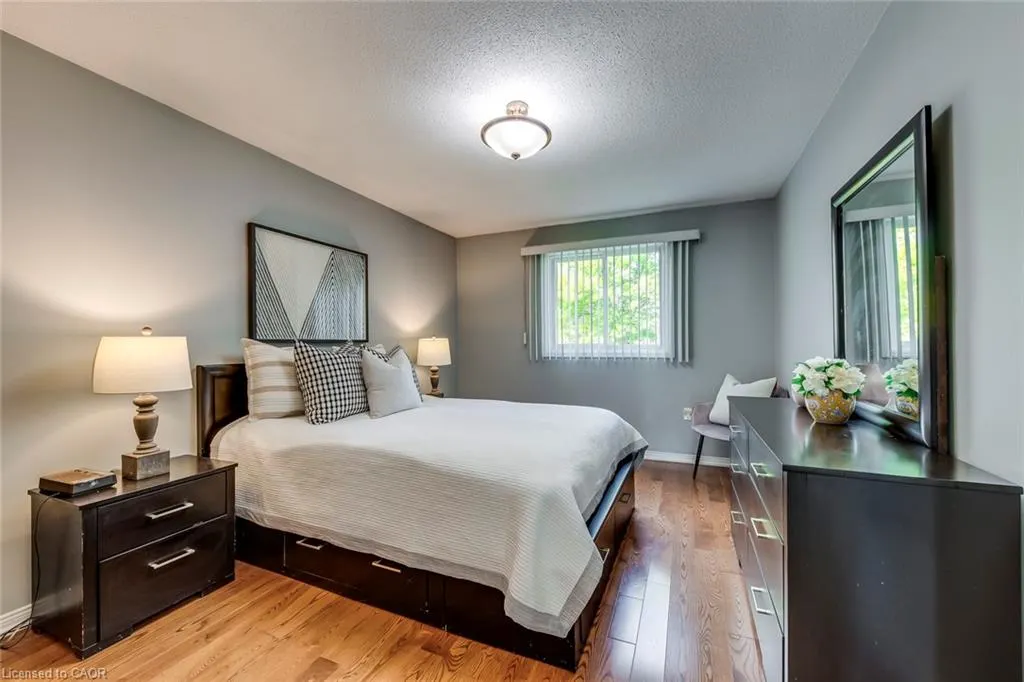 2309 Malcolm Crescent