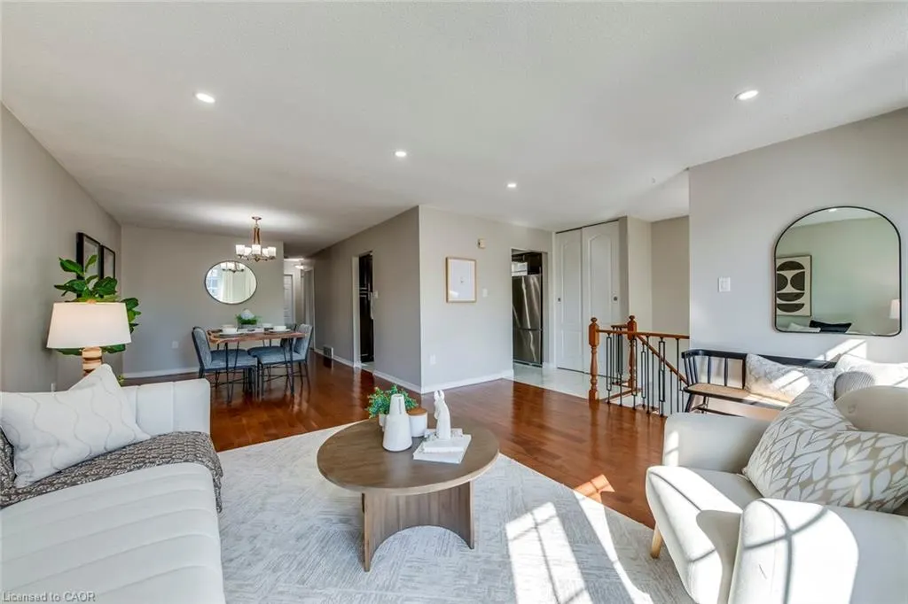 2309 Malcolm Crescent