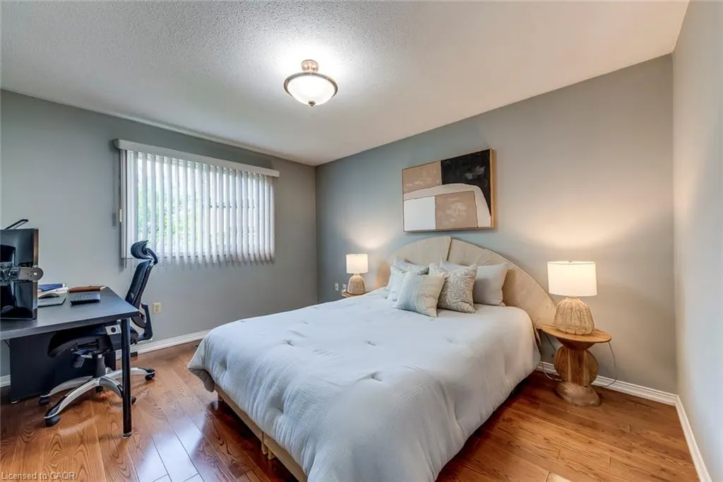 2309 Malcolm Crescent