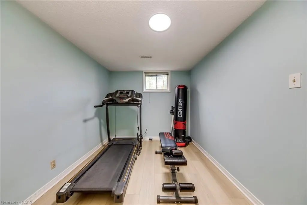 2309 Malcolm Crescent