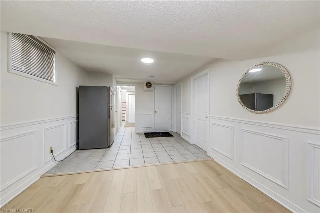 2309 Malcolm Crescent