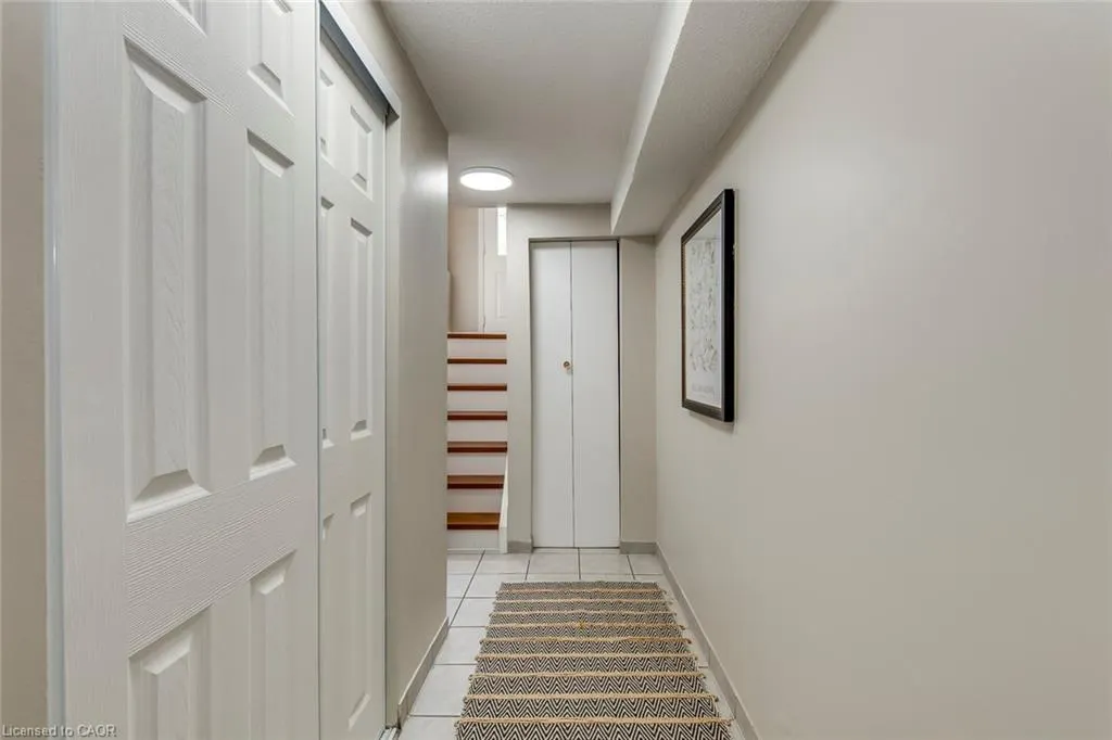 2309 Malcolm Crescent