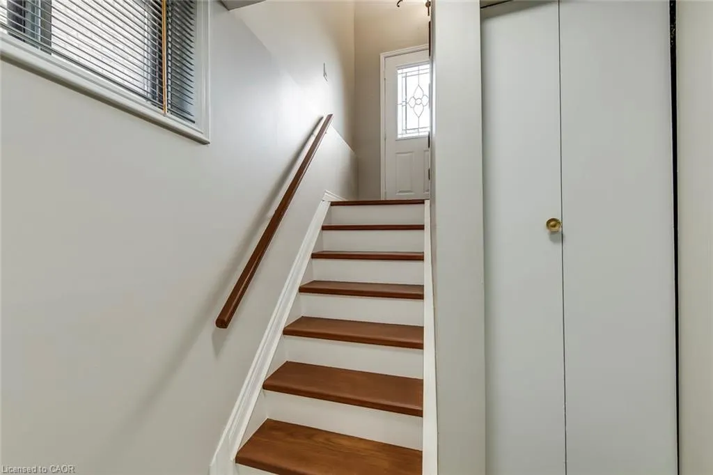 2309 Malcolm Crescent