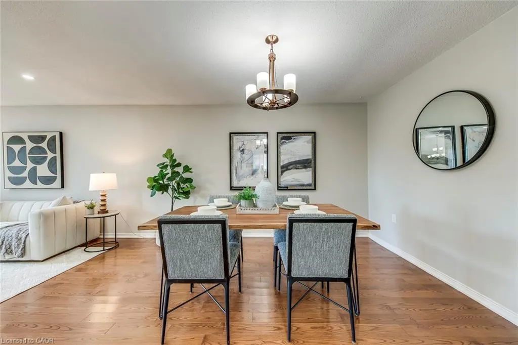 2309 Malcolm Crescent