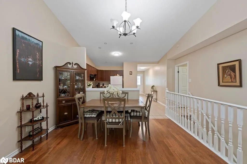 510 Queensway W, #18