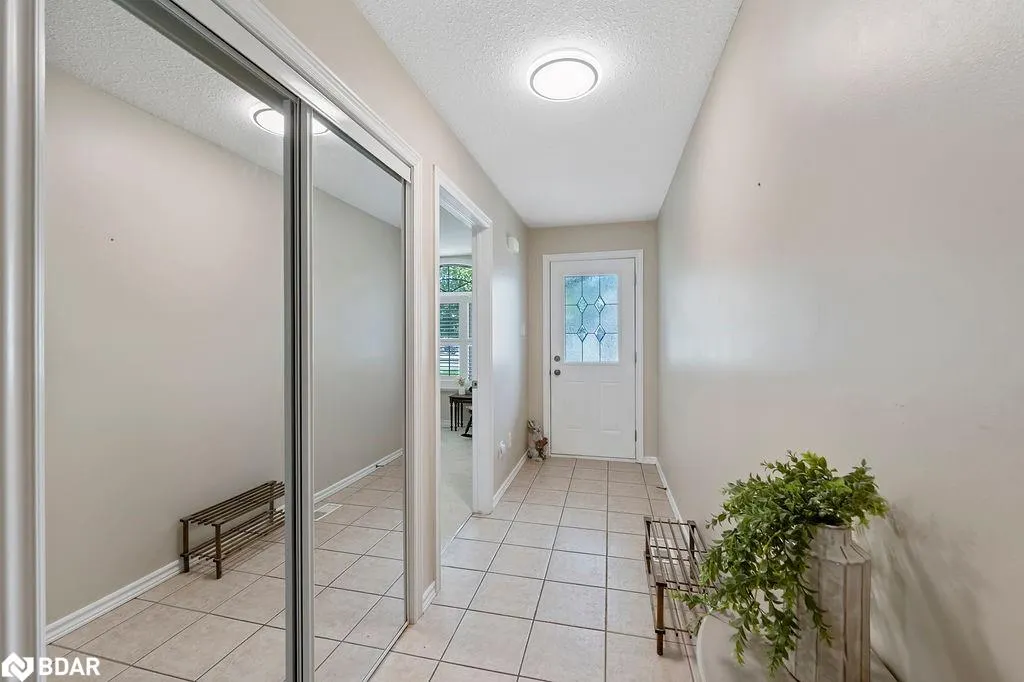 510 Queensway W, #18