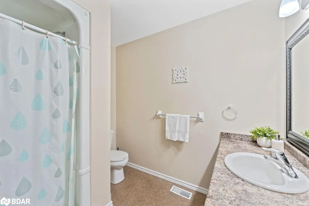 510 Queensway W, #18