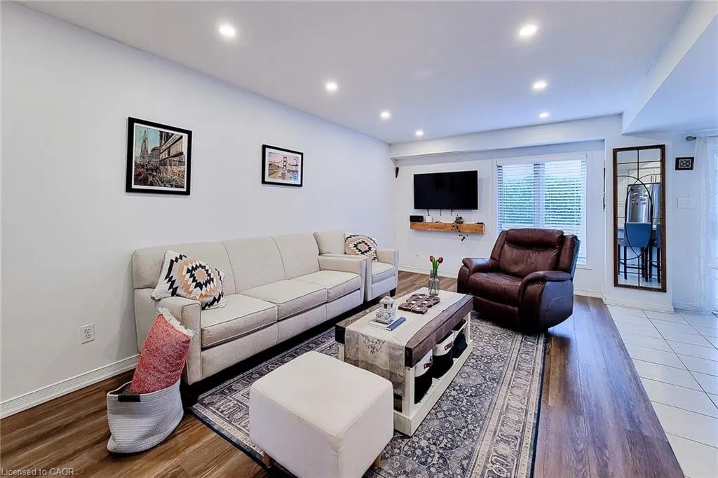 18 Cedar Street, #19