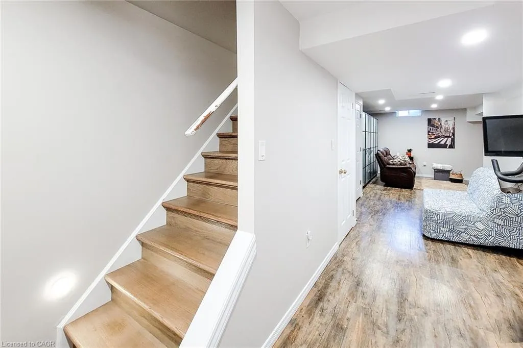 18 Cedar Street, #19