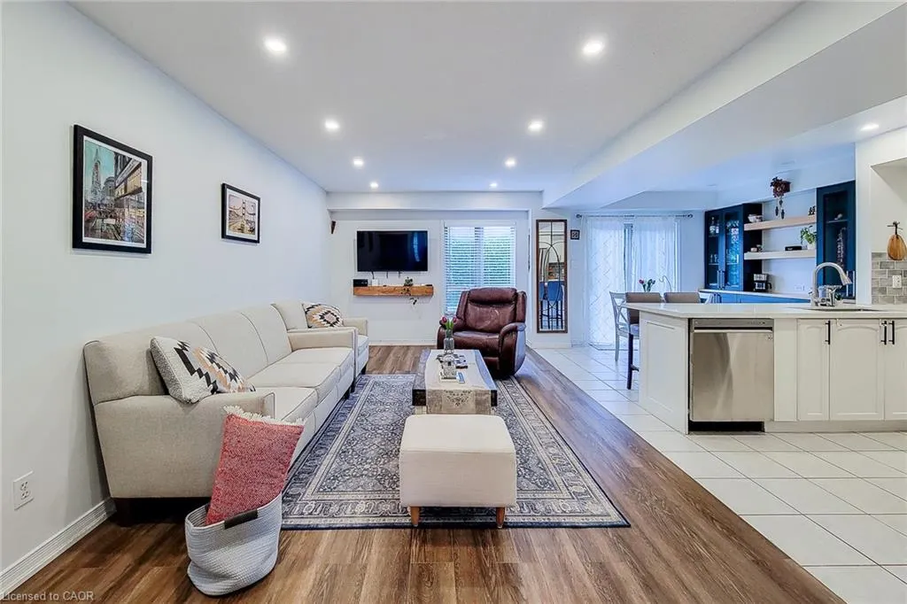 18 Cedar Street, #19