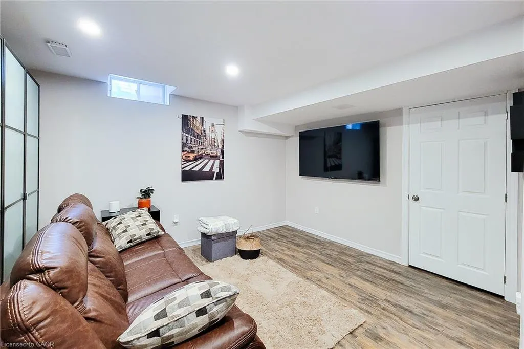 18 Cedar Street, #19