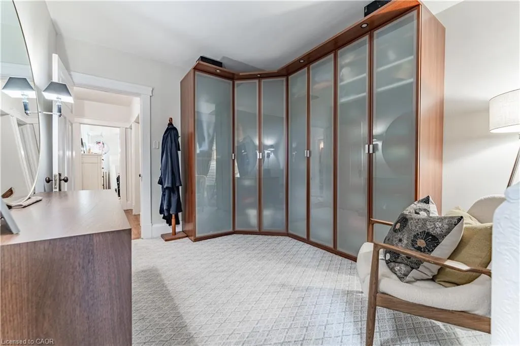 98 Sherman Avenue S