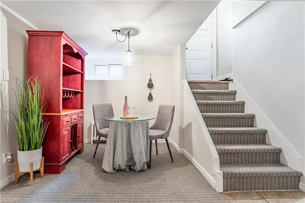 98 Sherman Avenue S