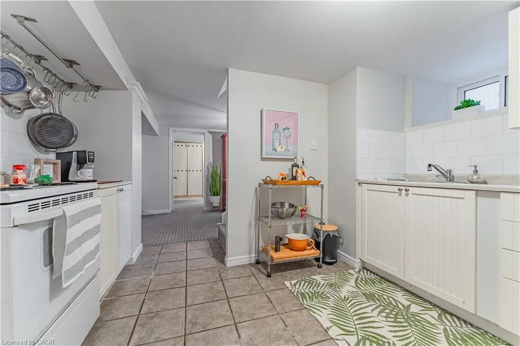 98 Sherman Avenue S