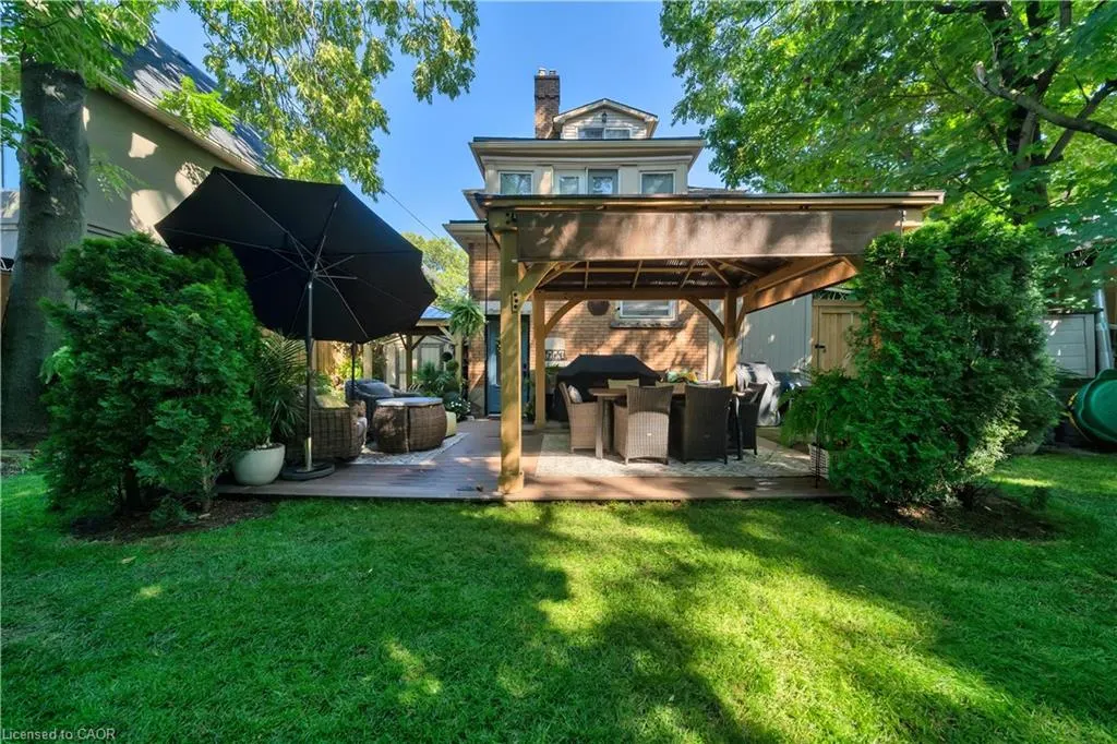 98 Sherman Avenue S