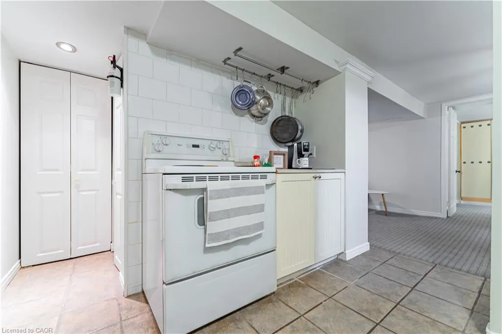 98 Sherman Avenue S