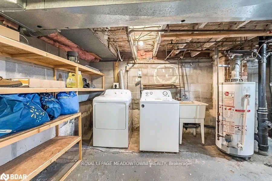 77 Province Street N