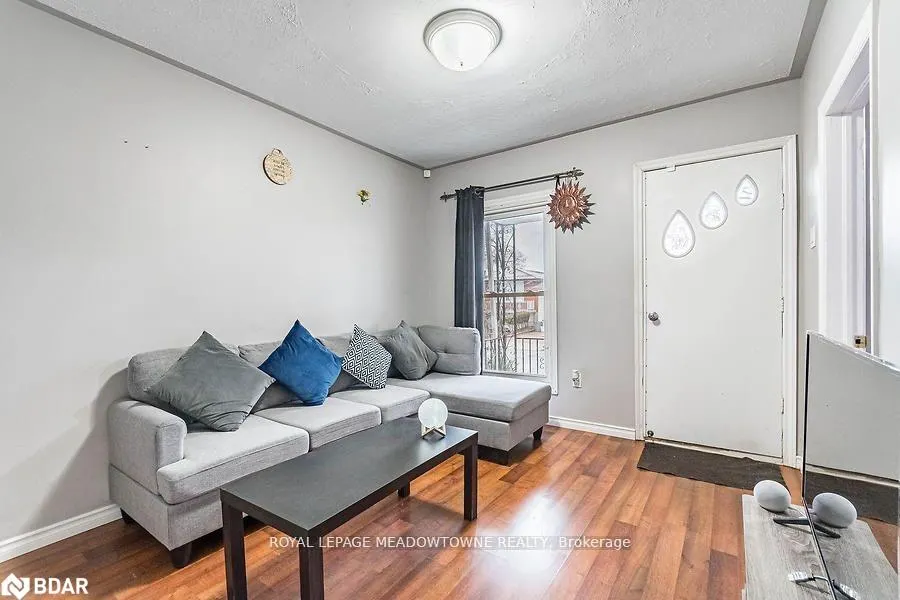 77 Province Street N