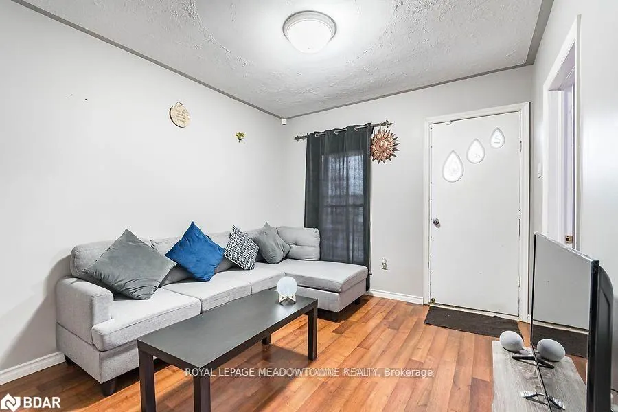 77 Province Street N