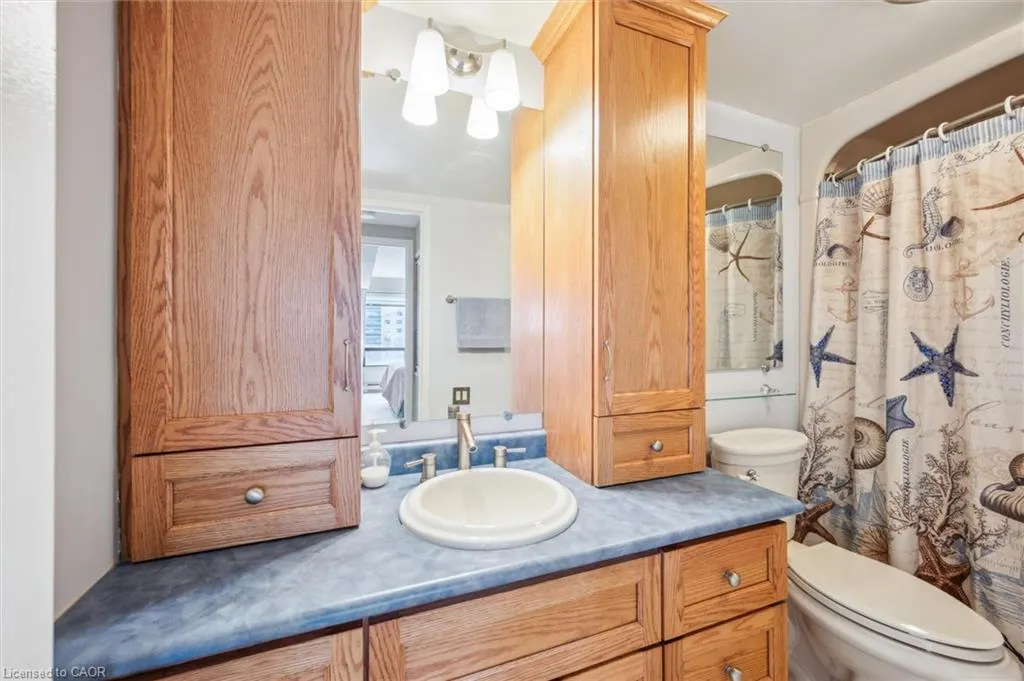 10 Ellen Street E, #808