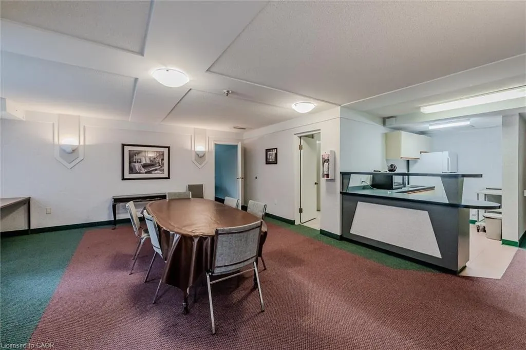 10 Ellen Street E, #808