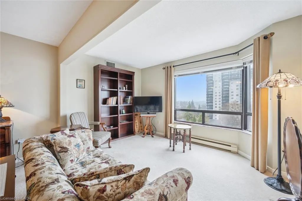 10 Ellen Street E, #808