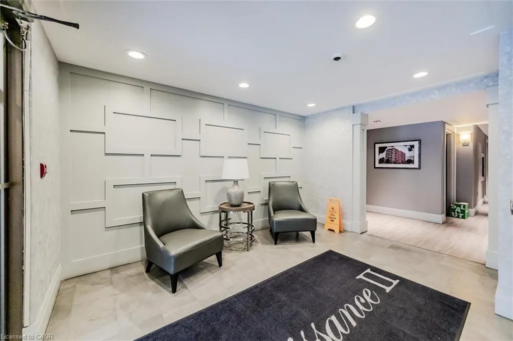 10 Ellen Street E, #808