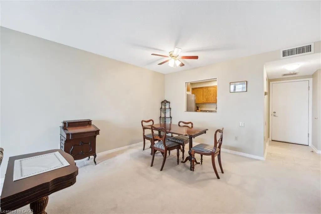 10 Ellen Street E, #808